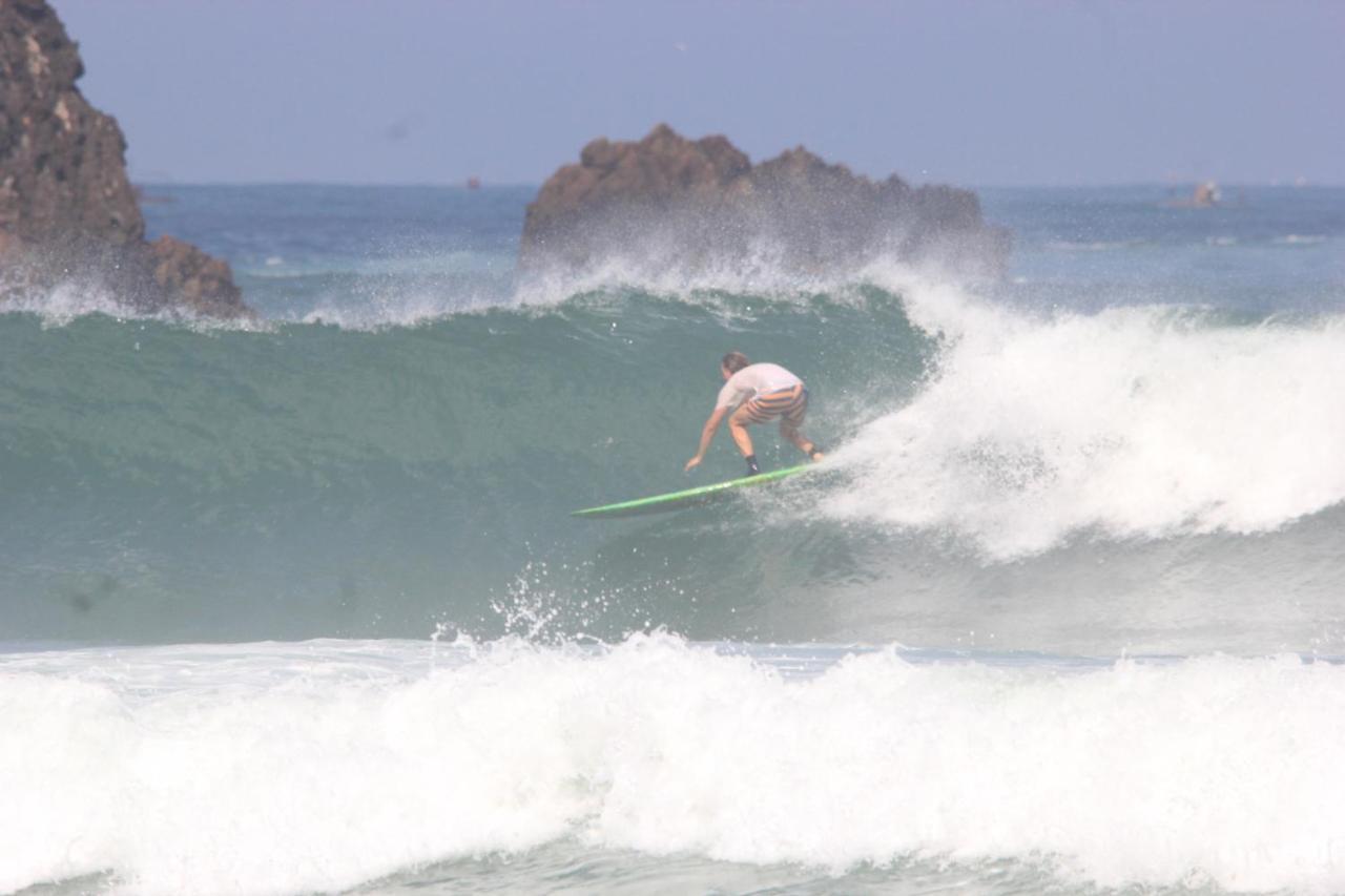 Big Daddy'S Surfcamp Διαμέρισμα Pasanggaran Εξωτερικό φωτογραφία