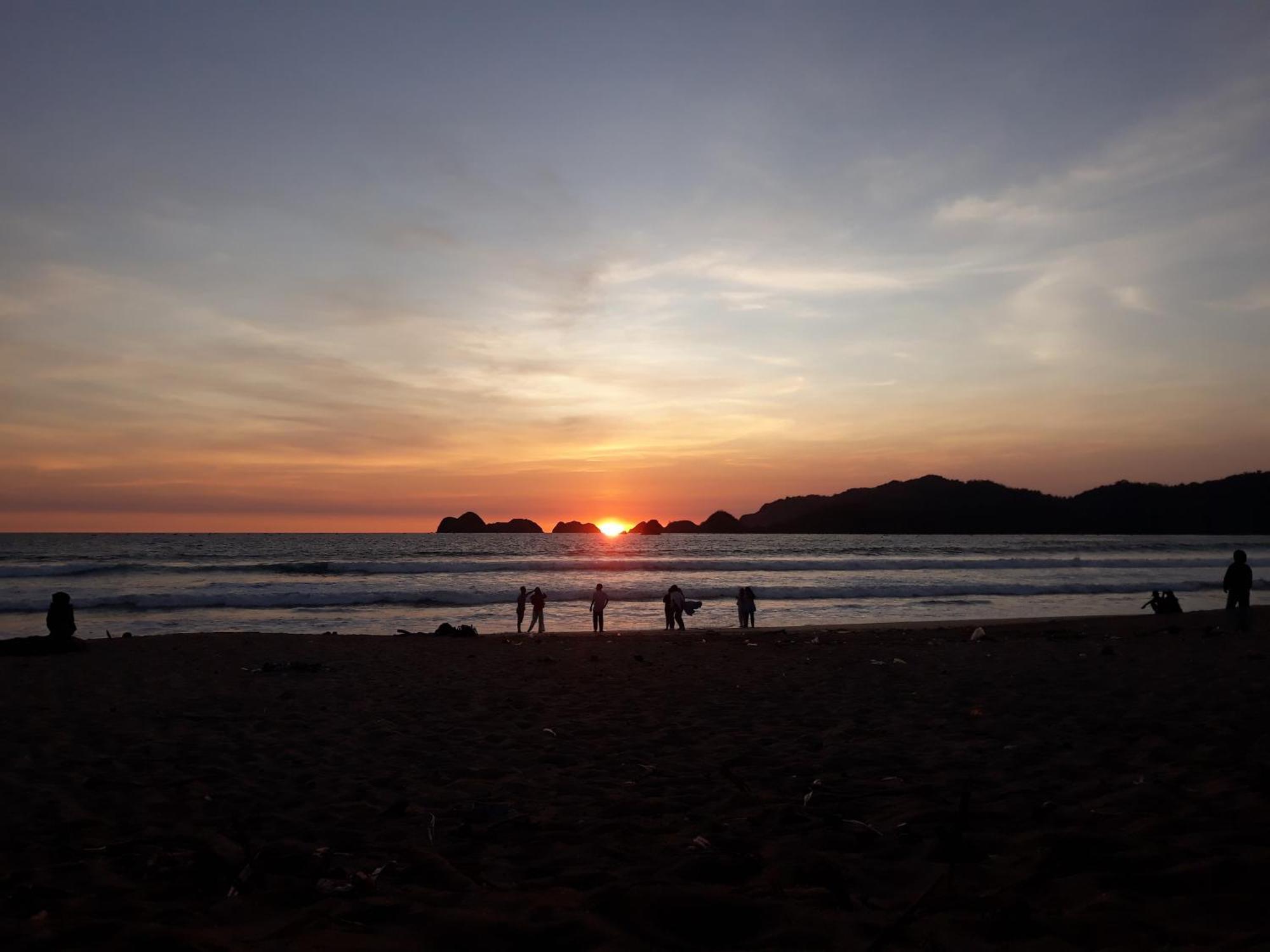 Big Daddy'S Surfcamp Διαμέρισμα Pasanggaran Εξωτερικό φωτογραφία