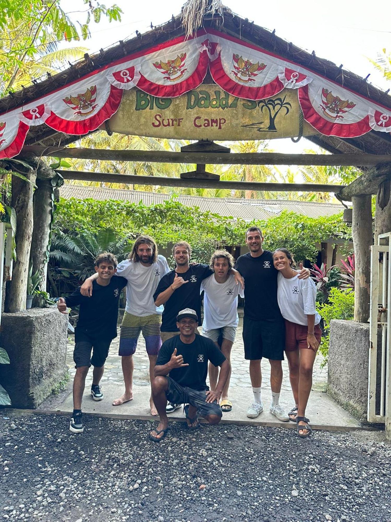 Big Daddy'S Surfcamp Διαμέρισμα Pasanggaran Εξωτερικό φωτογραφία